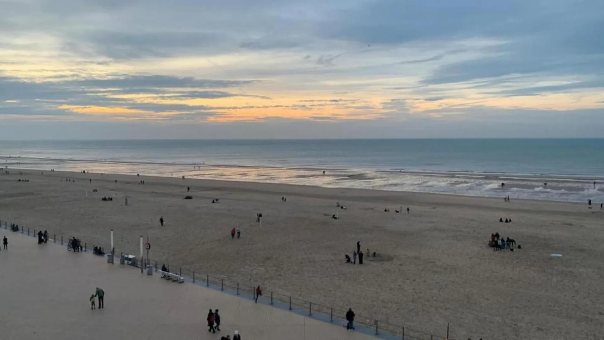 Beautiful Apartment With View Ostende